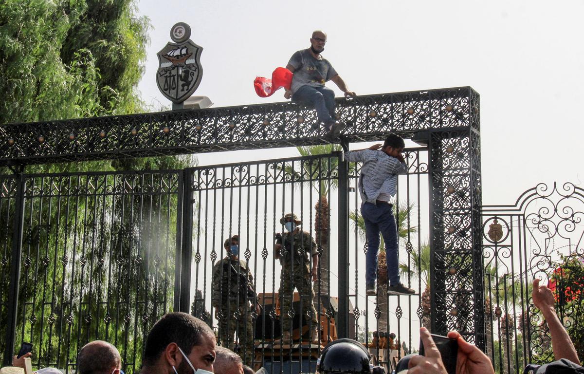 Tunisia on Edge as President Suspends Parliament, Fires Prime Minister