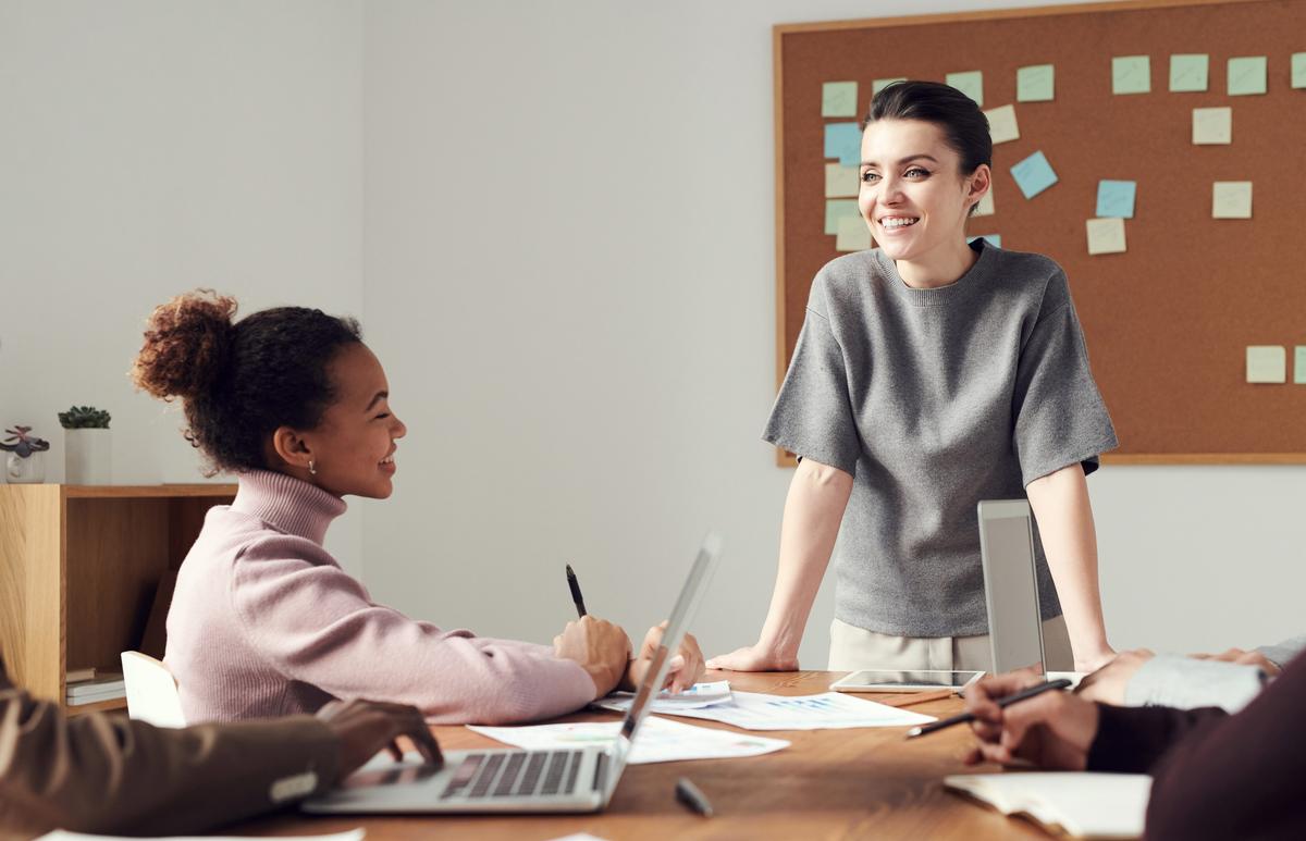 The Right Ratio of Carrot-to-Stick When It Comes to Incentivizing Your Employees