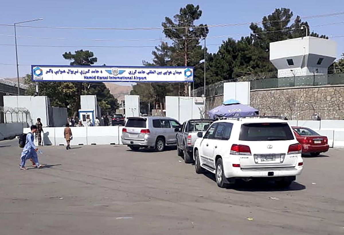 US Embassy Says Kabul Airport Under Taliban Fire, Tells Americans to ‘Shelter in Place’