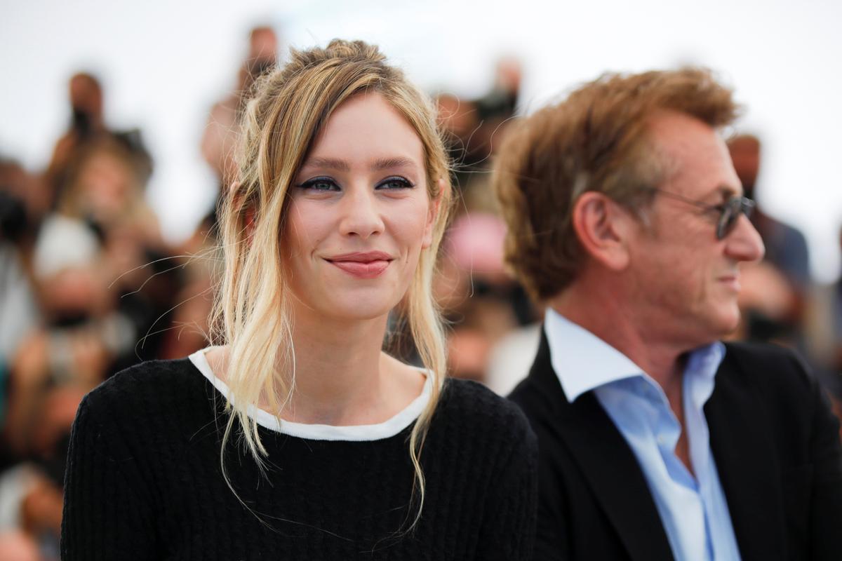 Dylan Penn Takes the Lead in Family-Affair ‘Flag Day’