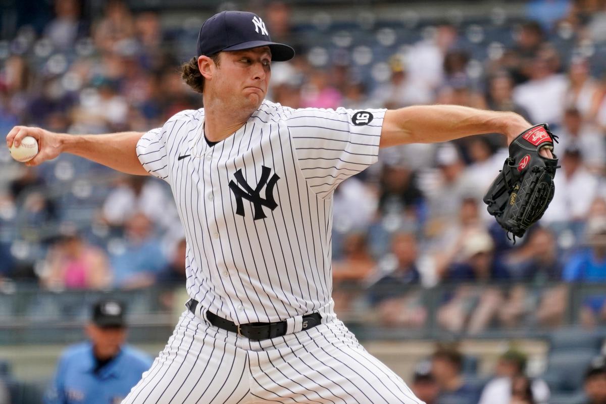 Yankees Trimming Long-Held Policy to Attract Free Agents