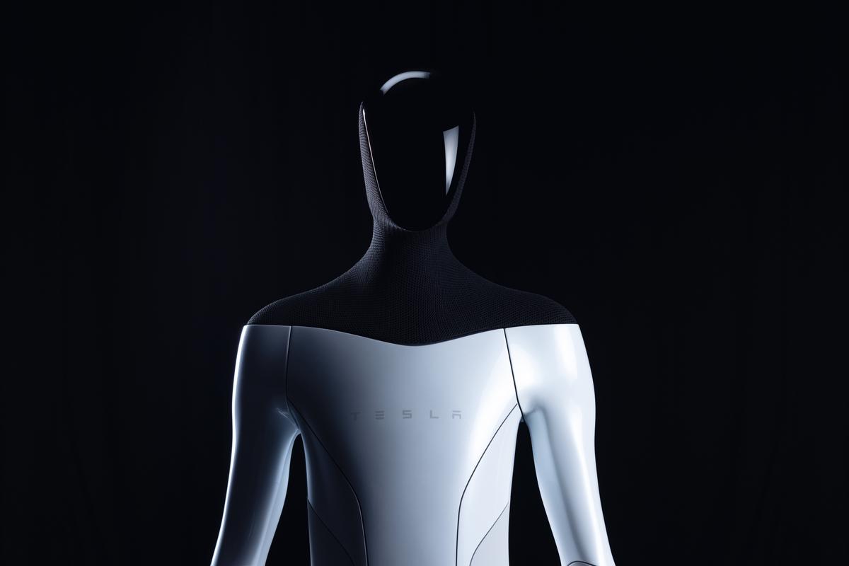 Musk Says Tesla Likely to Launch Humanoid Robot Prototype Next Year
