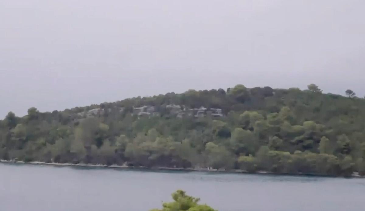 Heavy Storm Hits Croatian Island, Causes Power Cuts
