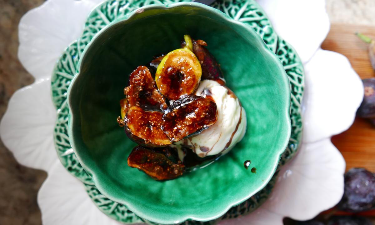 Caramelized Figs With Vanilla Ice Cream