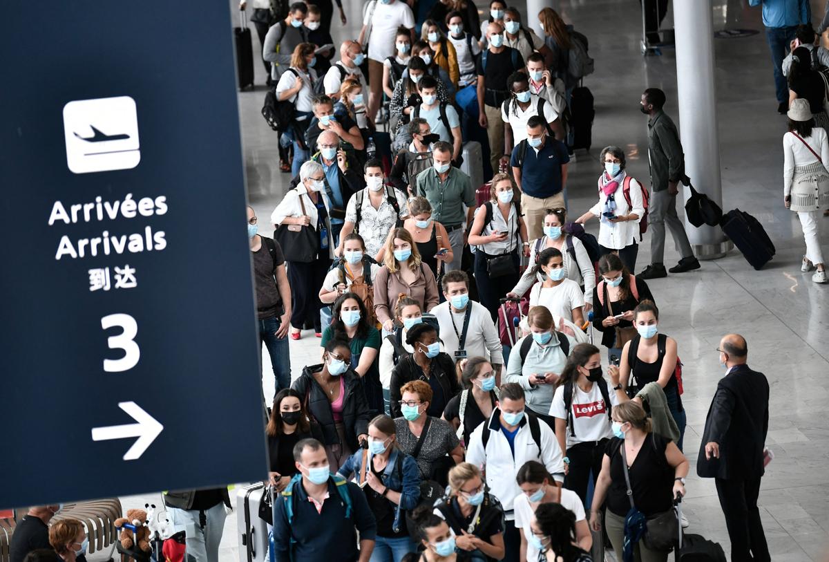 France Bans Non-Essential Travel for Unvaccinated Americans
