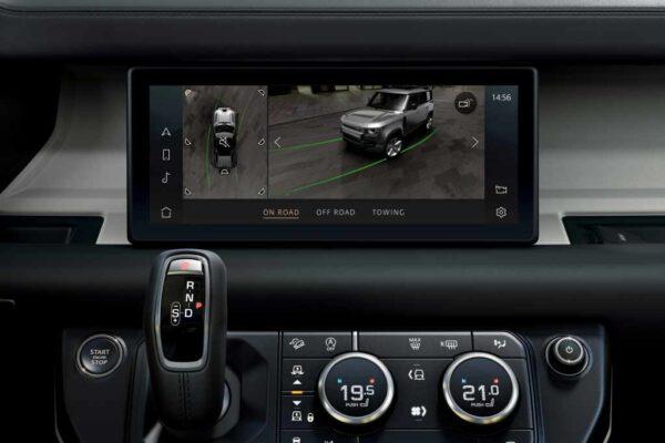 The center console with Pivi Pro infotainment system. (Courtesy of Land Rover)