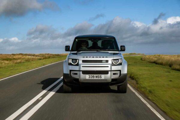 A clean and handsome front. (Courtesy of Land Rover)