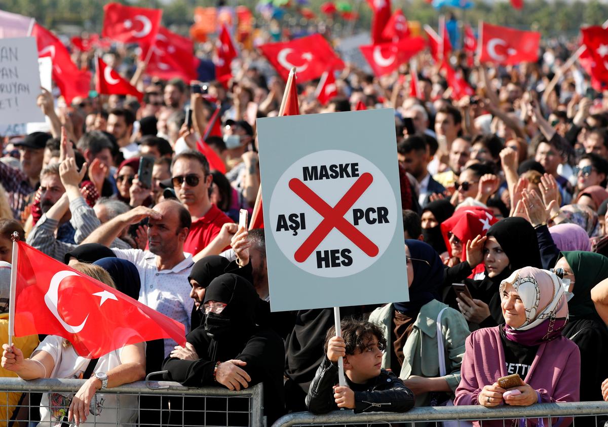 Thousands Protest in Turkey Against COVID-19 Vaccine Passports