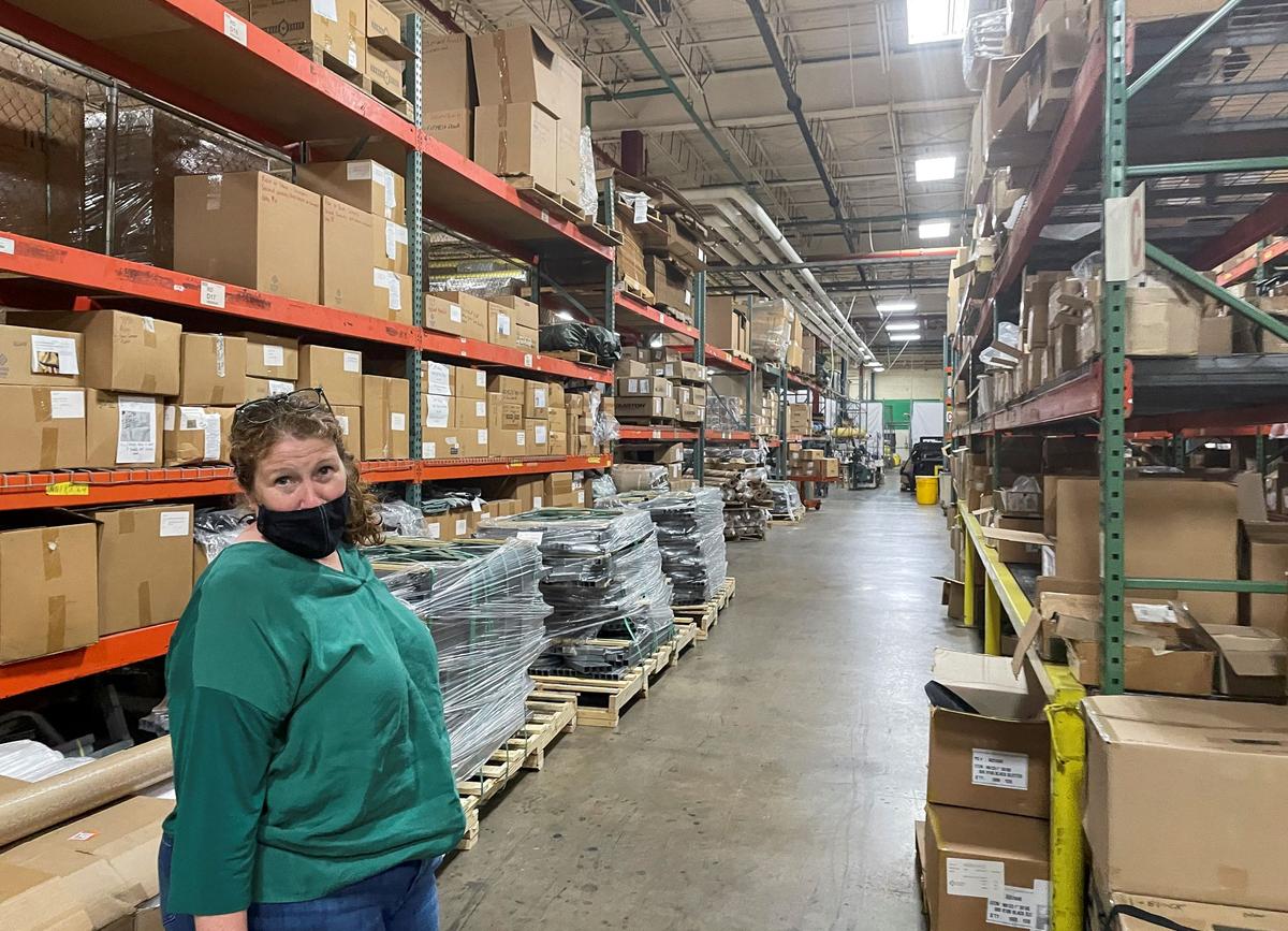 From Zippers to Glass, Shortages of Basic Goods Hobble US Economy