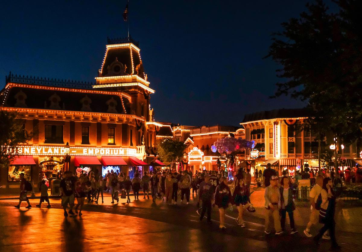 Disneyland Passholders Wait Months for Magic Key Welcome Package