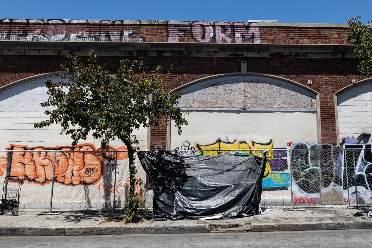 Suspect Arrested in Fatal Stabbing at Brentwood Homeless Encampment