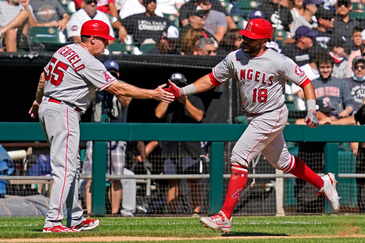 Cobb Leads Angels 9-3 Over White Sox