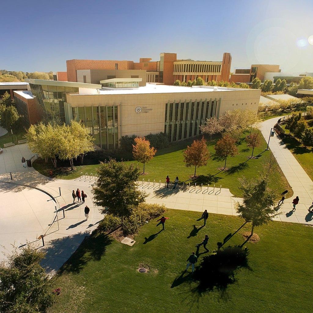 Community College Enrollment Plunges Following Onset of Pandemic