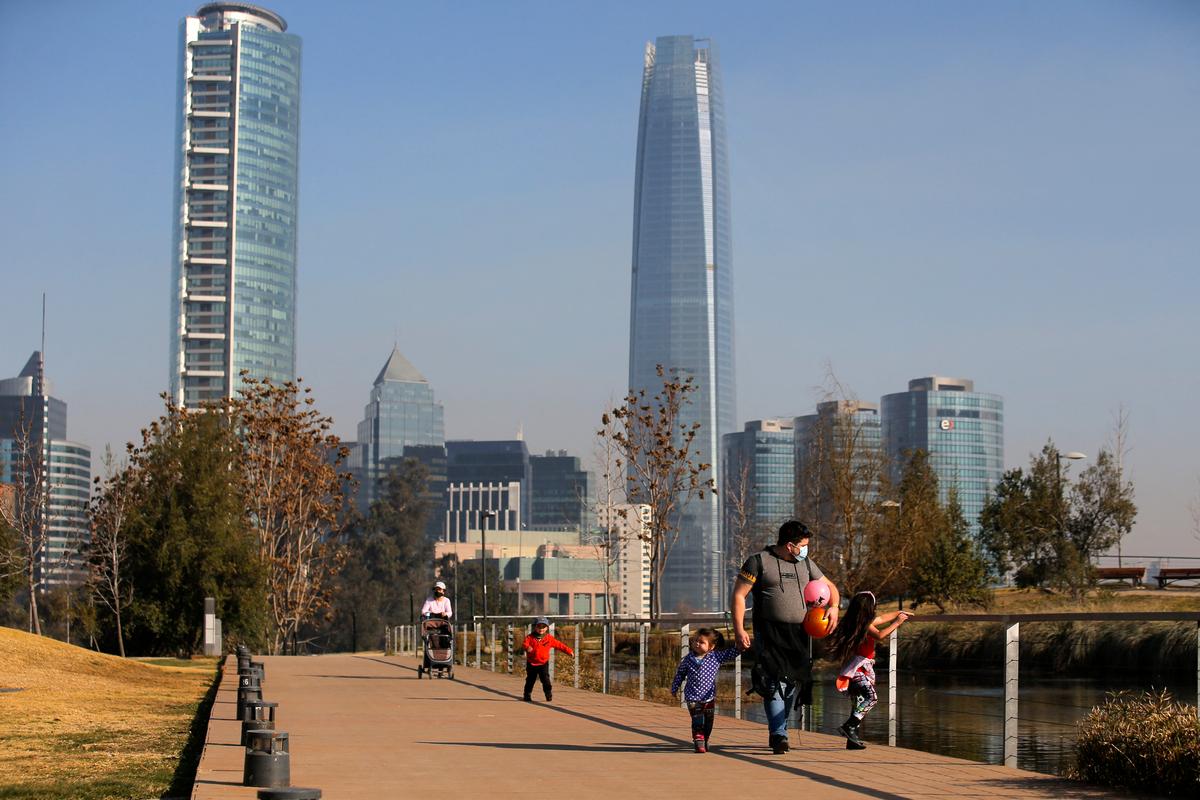 Chileans Respond to COVID-19 Vaccine Use on Children as Young as 6 Years Old