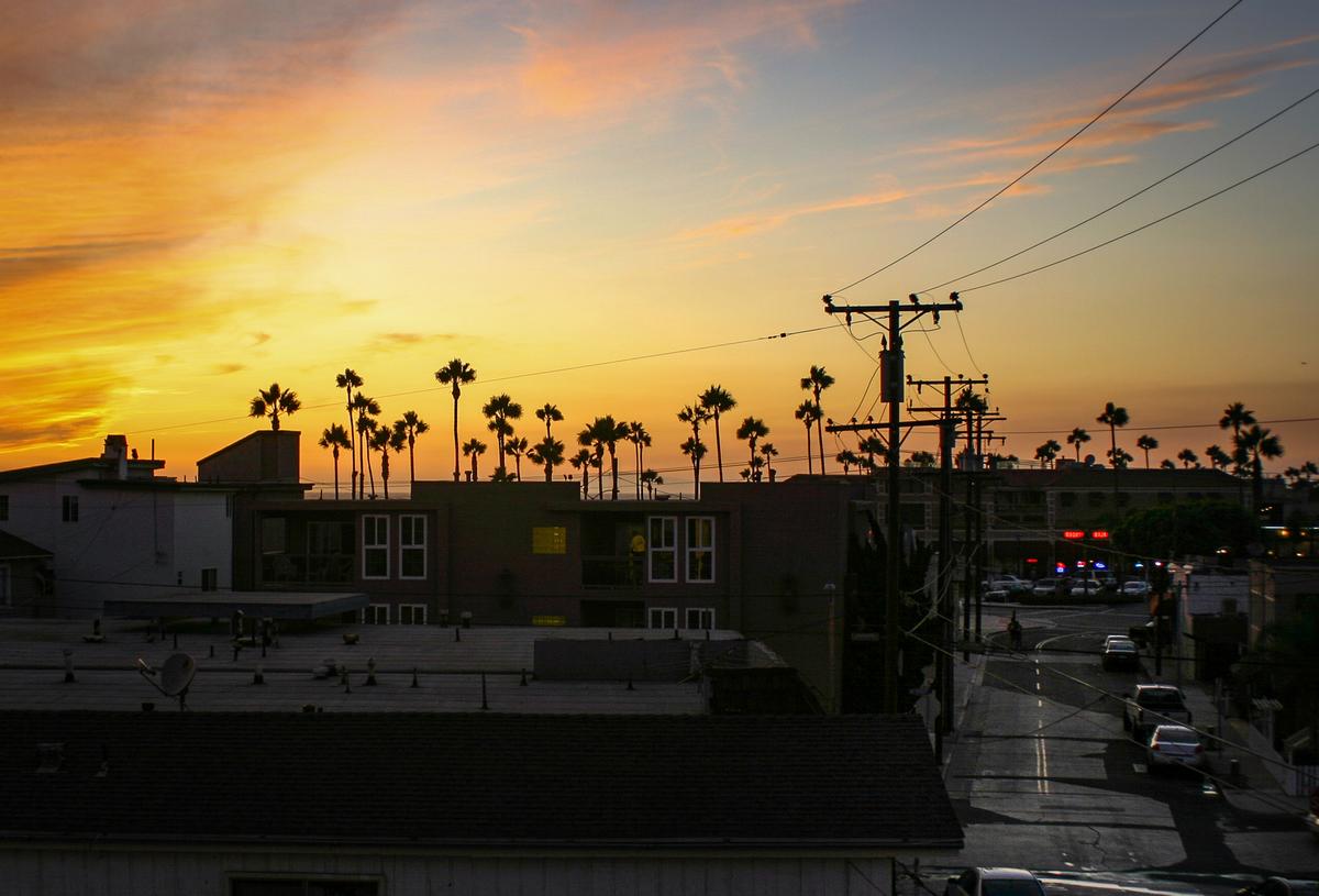 Outage Knocks Out Power for Thousands in Newport-Mesa