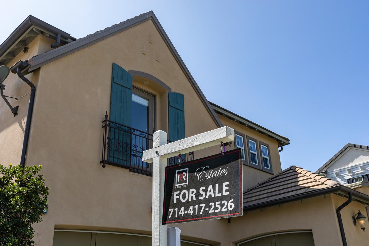 Mortgage Application Rates Down as Interest Rates Rise to Highest Levels Since July