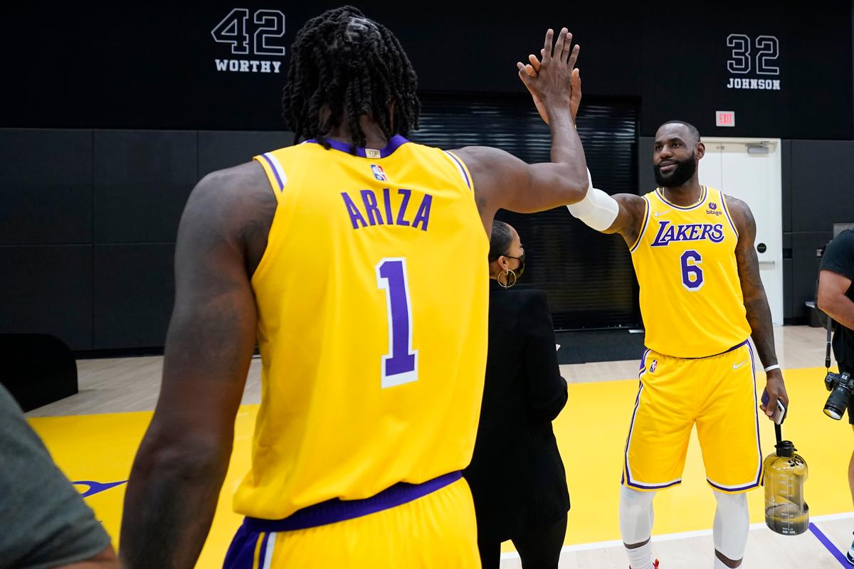 Lakers Say They’re Building a Vintage Championship Contender