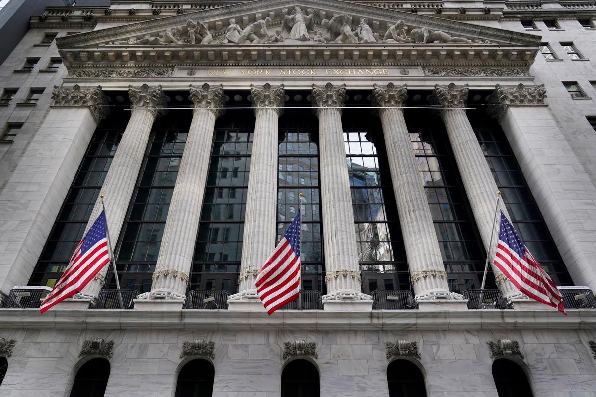 Spike in Bond Yields Spooks Investors, Deflates Tech Stocks