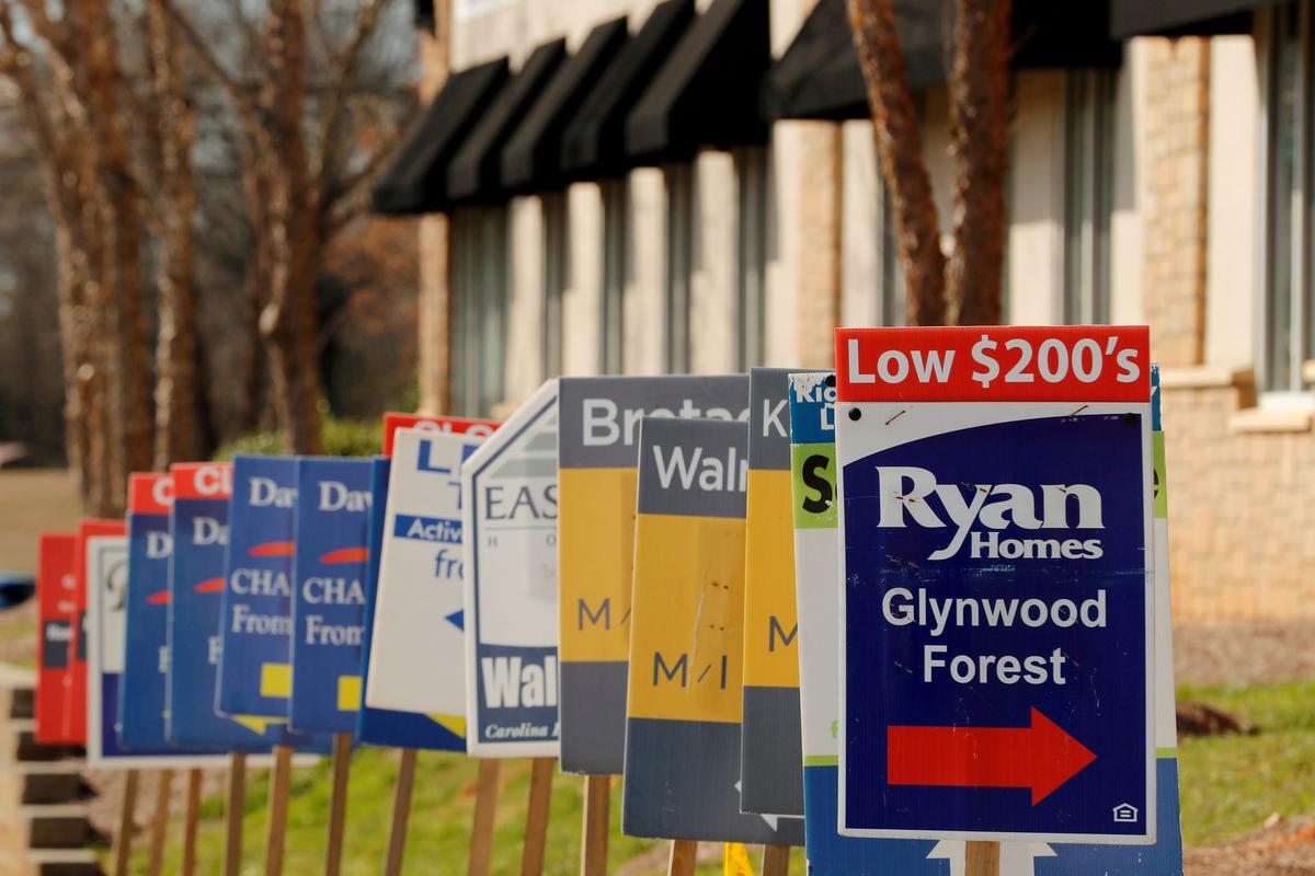 US Pending Home Sales Race to Seven-Month High in August