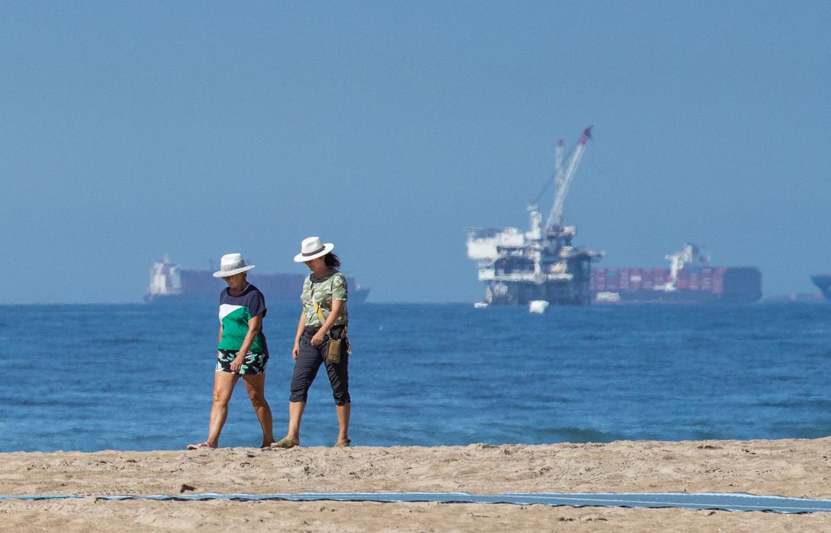 Huntington Beach City, State Beaches to Reopen Monday