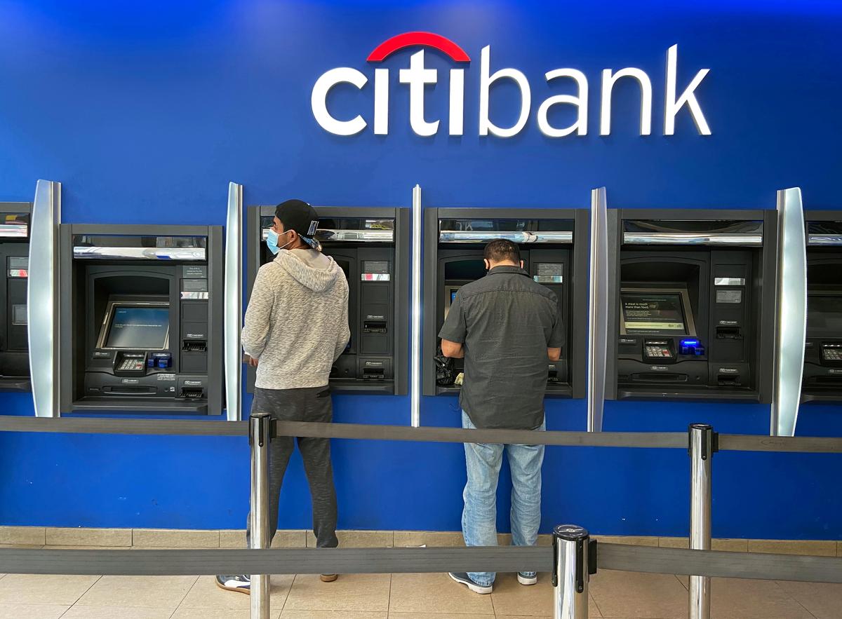 Citigroup Misses Profit Estimates on Provision Hike, Dealmaking Slowdown