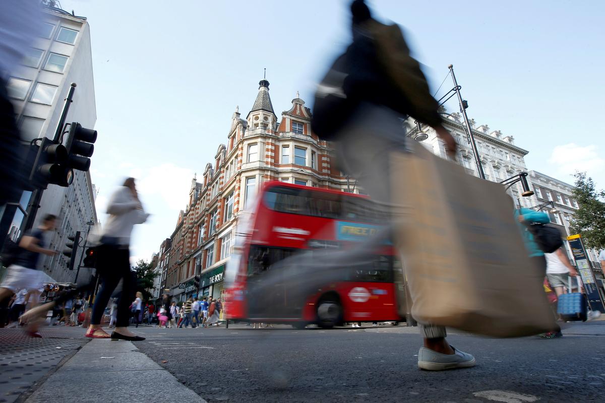 UK Consumer Confidence Slides as Inflation Worry Mounts: Bank of America