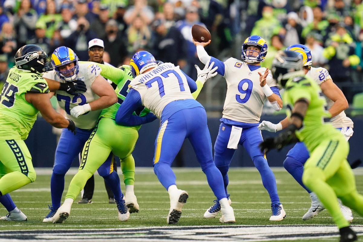 Stafford, Rams Beat Seahawks 26-17; Wilson Injures Finger