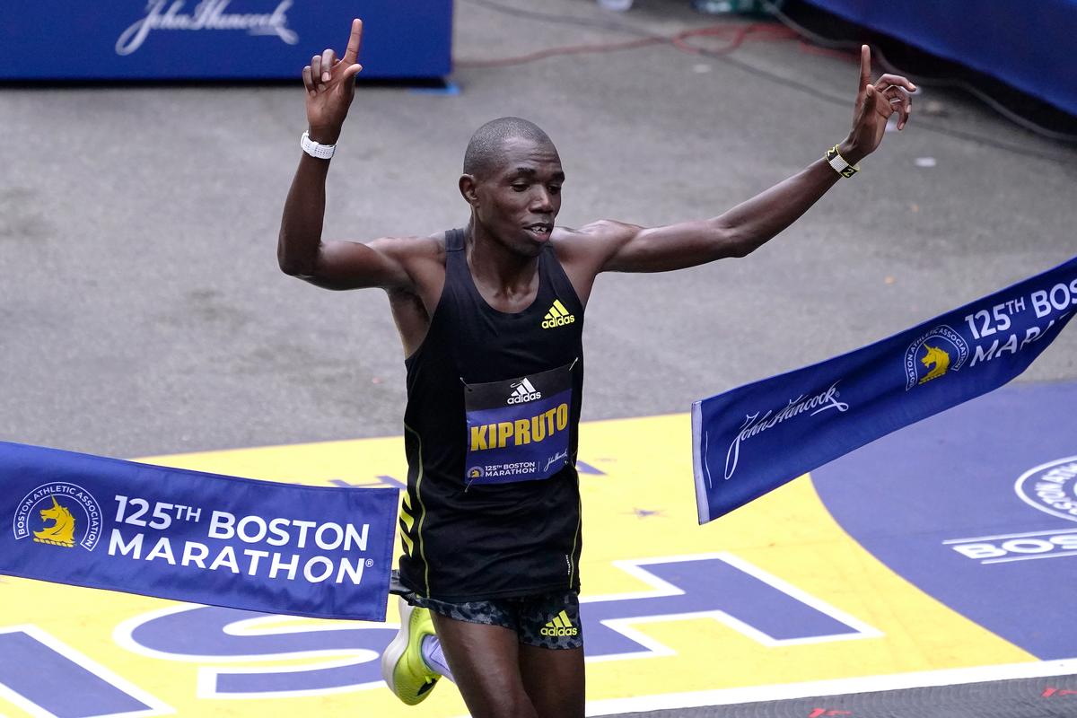 Kenyans Kipruto, Kipyogei Sweep in Boston Marathon Return