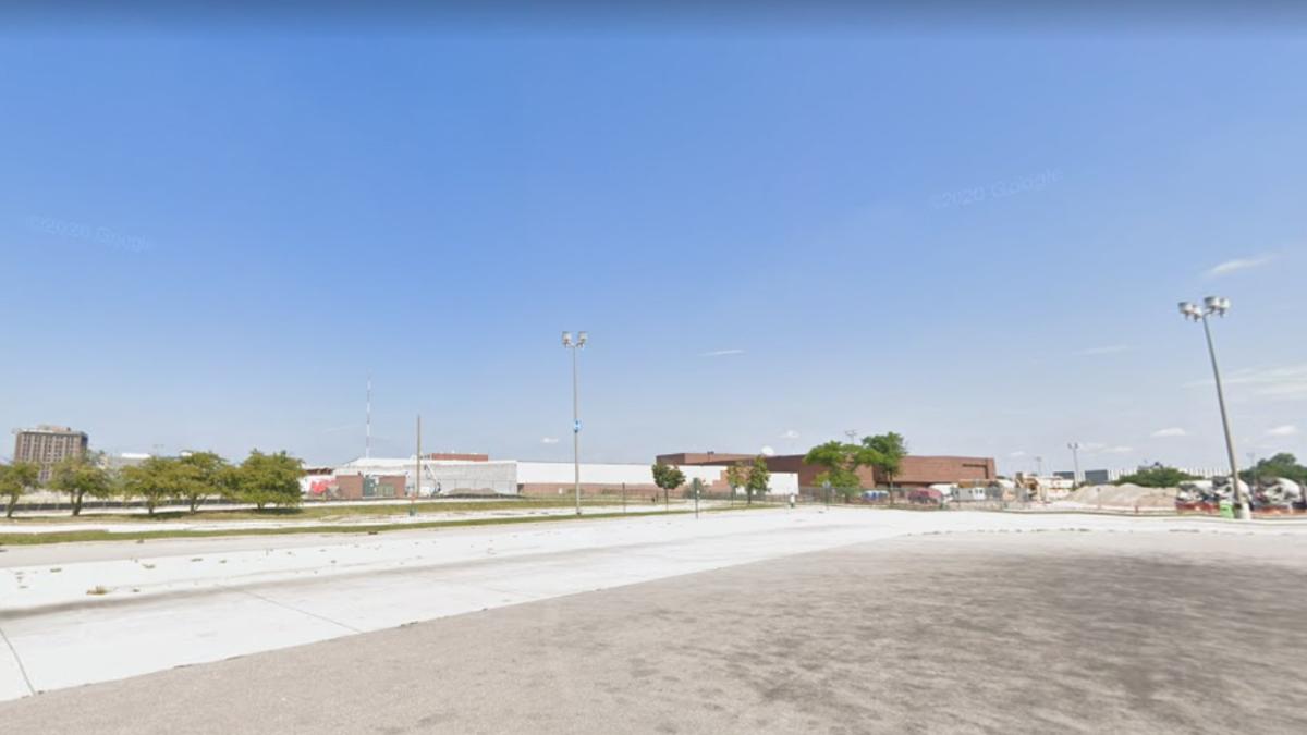 4 Charged in Death of Man at Detroit-Area Mall in 2014