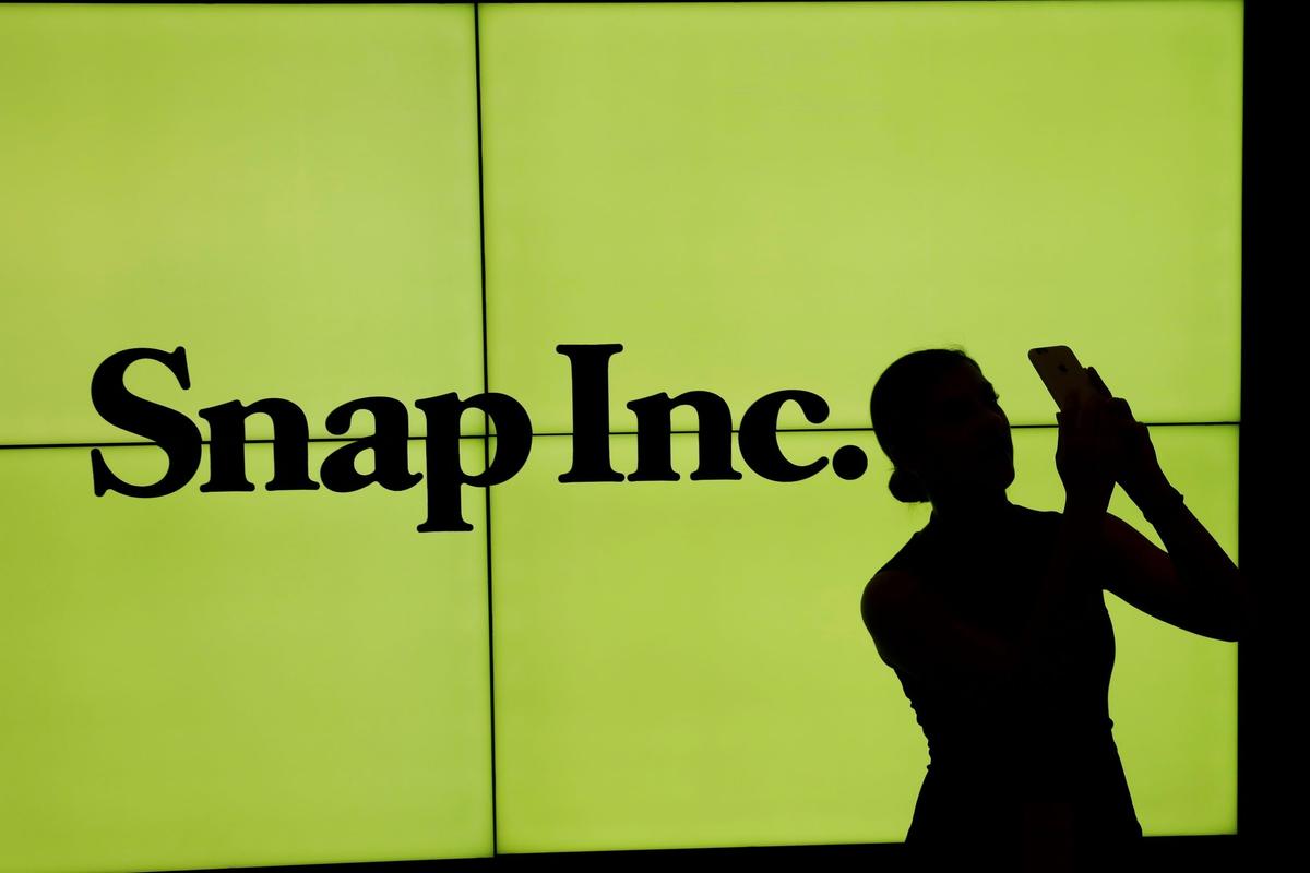 Snap Tumbles, Drags Social Media Giants on Apple Privacy Tweak Worries