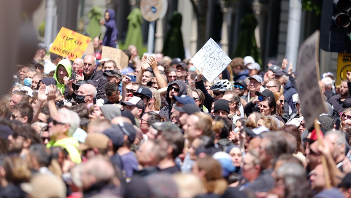 Thousands of Protesters Rally in Melbourne, Australia, to Oppose Pandemic Legislation
