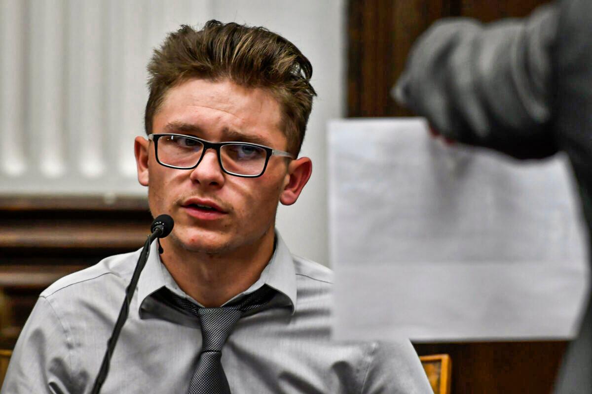Witness: Rittenhouse Said He Acted in Self-Defense; People ‘Were Trying to Hurt Him’