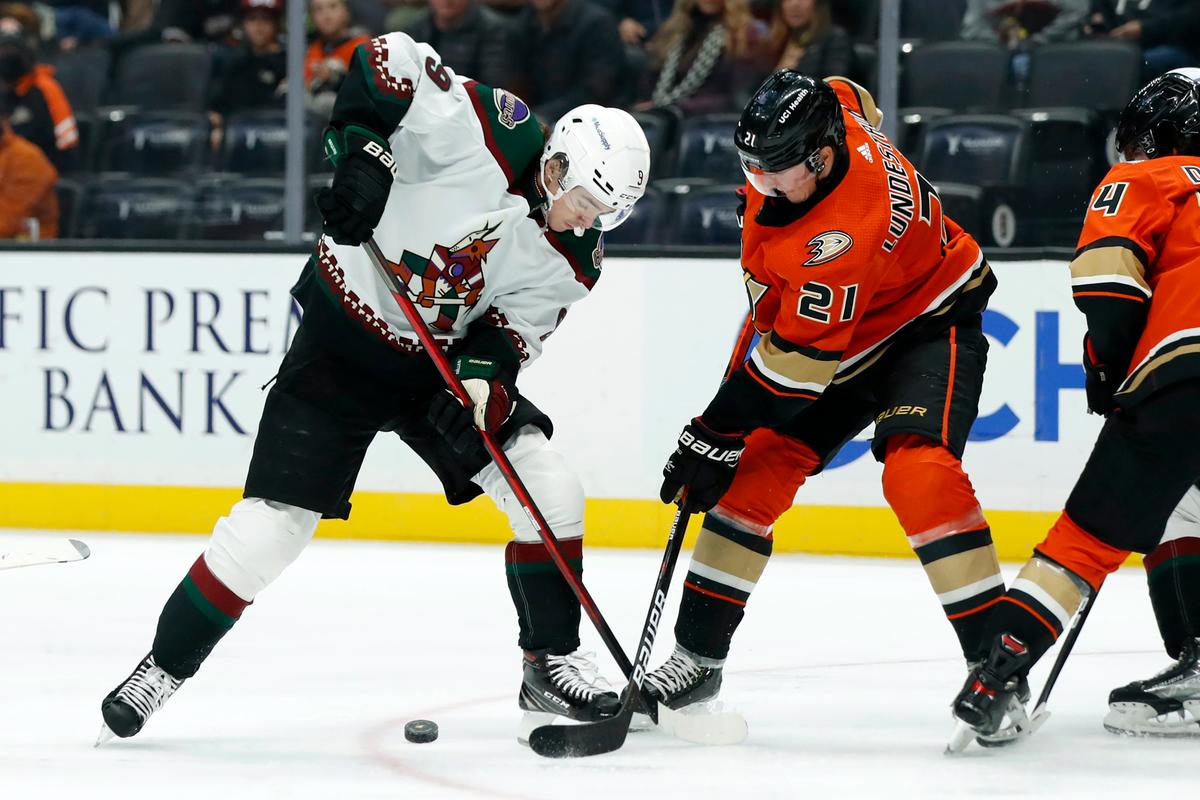 Henrique, Ducks Hand Coyotes 11th Straight Loss, 3–1