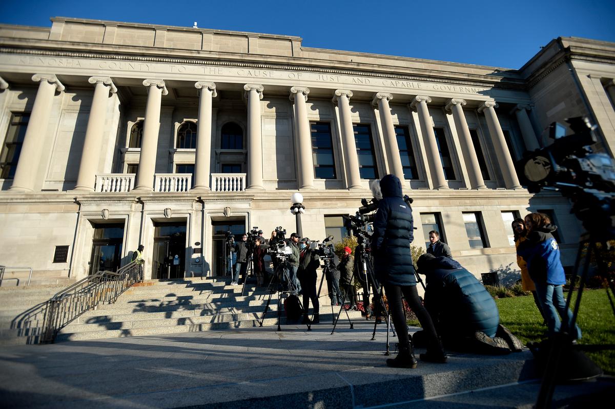 Kenosha Closes Schools as Protesters Appear Outside Courtroom