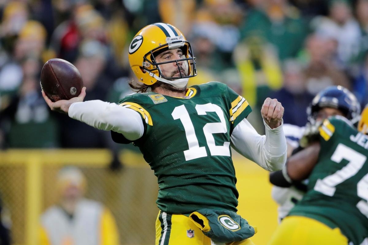 Packers Blank Seahawks 17–0 as Rodgers, Wilson Return