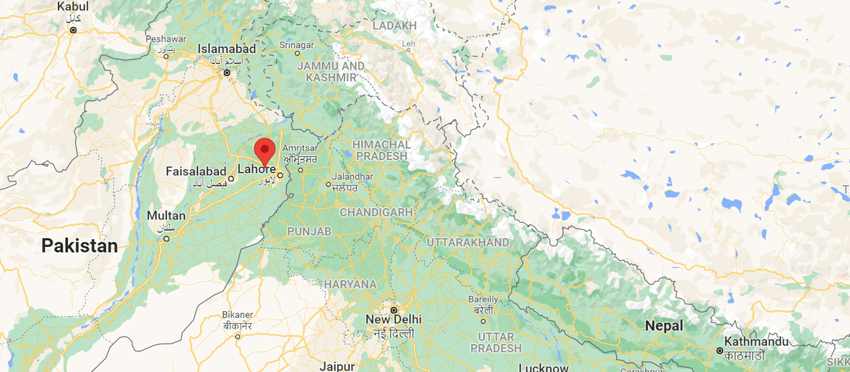 Train Hits Van in Pakistan, Killing 3, Injuring 7 Students