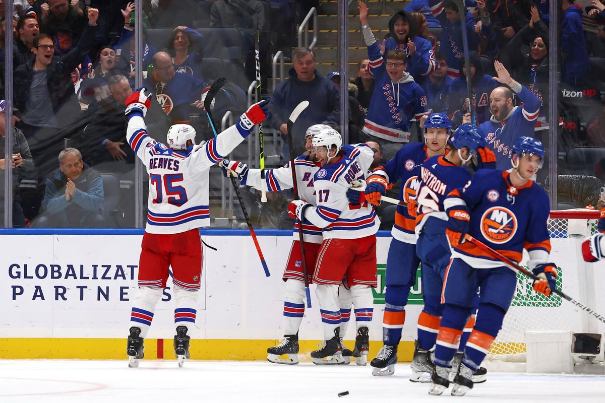 Kreider, Rooney Lift Rangers to 4–1 Win Against Islanders