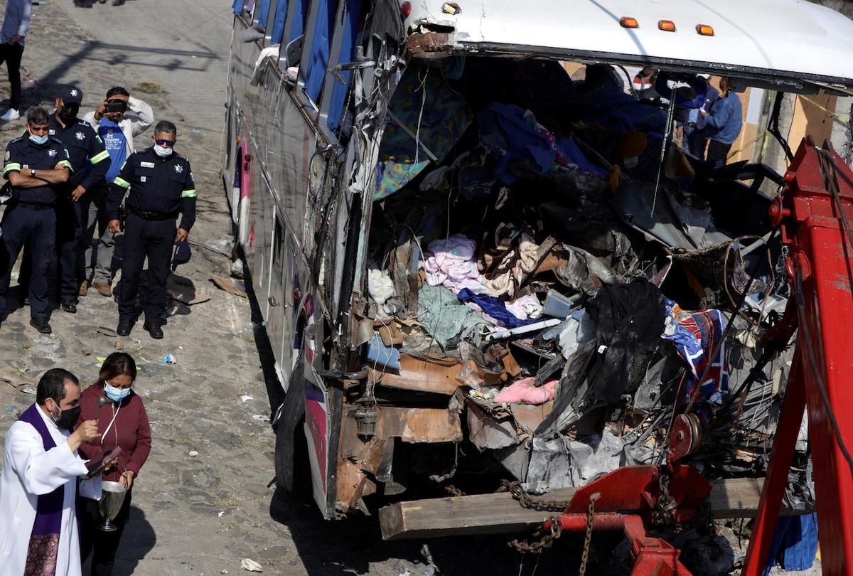 At Least 19 Killed in Bus Crash in Central Mexico