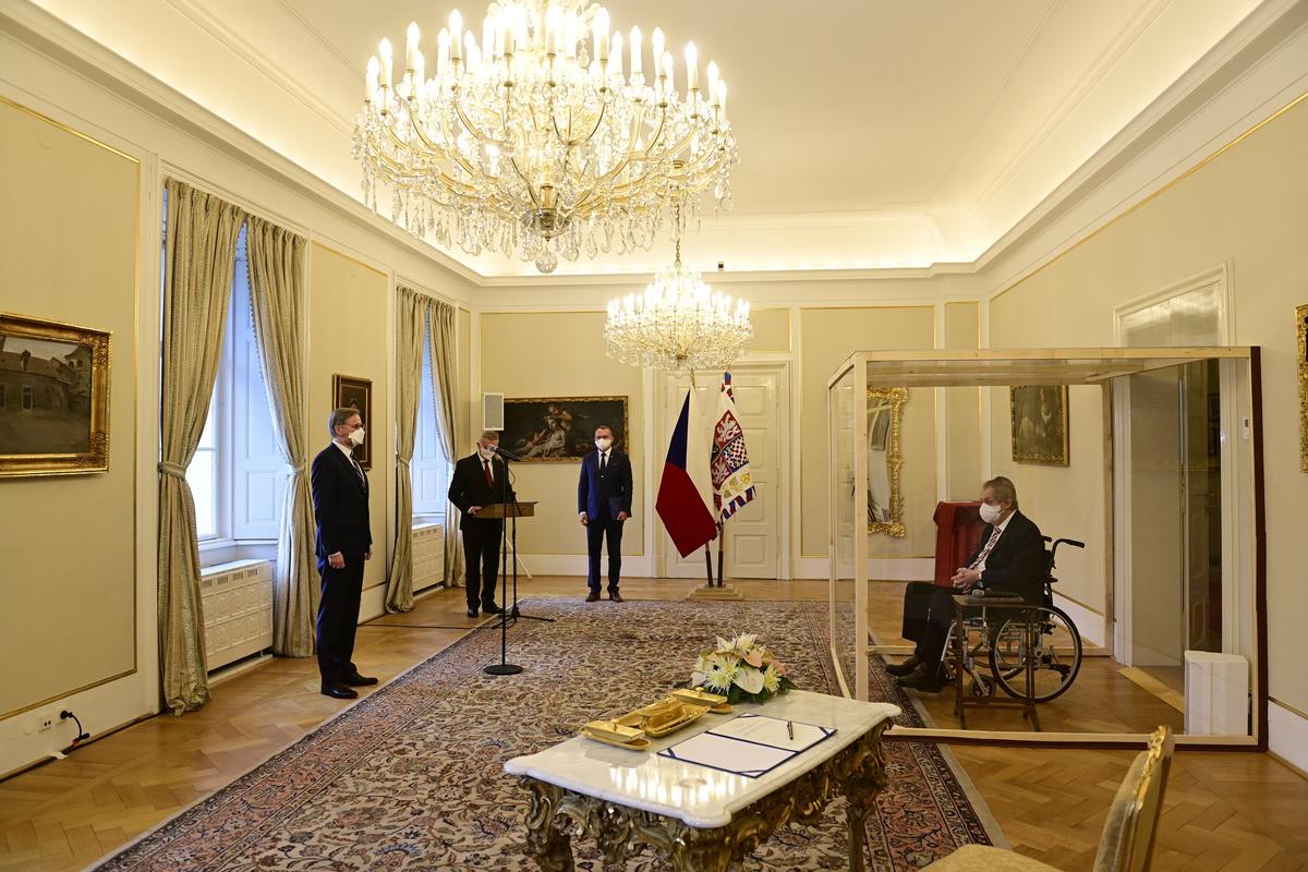 COVID-19-Positive Czech President Appoints New Prime Minister From Plexiglass Cubicle