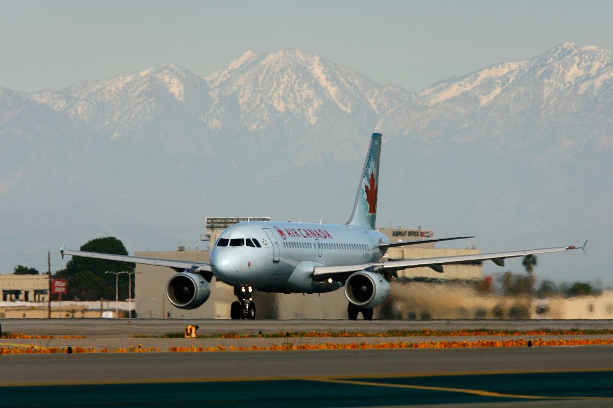 Plane Blows Tires on LAX Runway Following Landing Gear Failure
