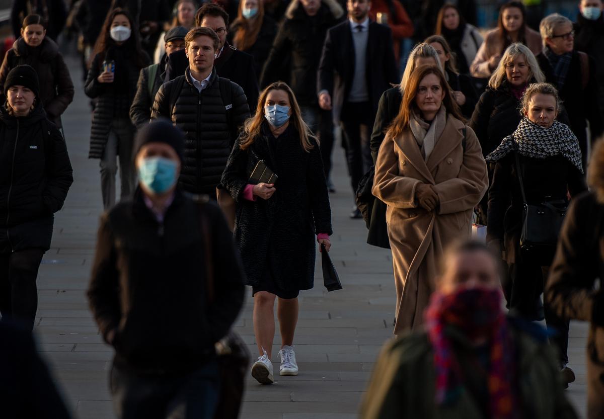 Mask Mandate Enforced in Most Indoor Settings in England