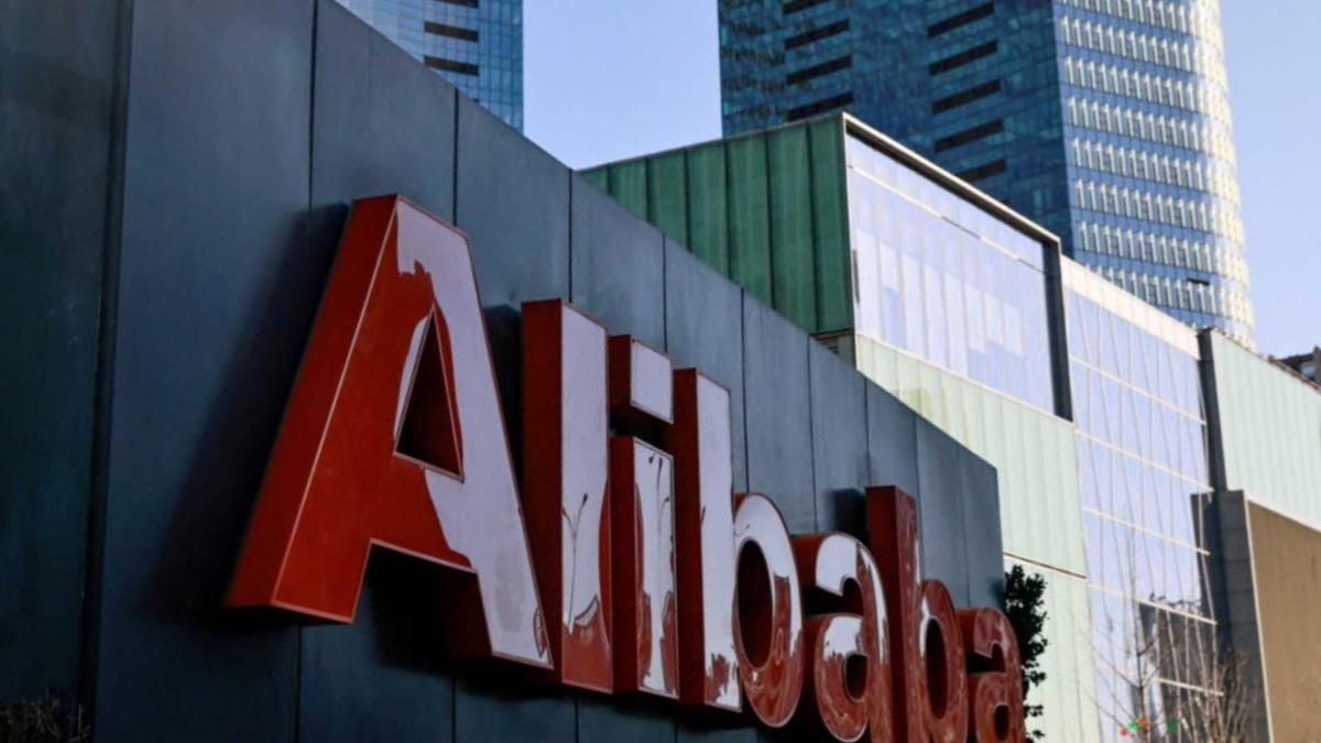 Alibaba’s Sole Bear Analyst Considers Stock a Valuation Trap Amid Mounting Regulatory Risks