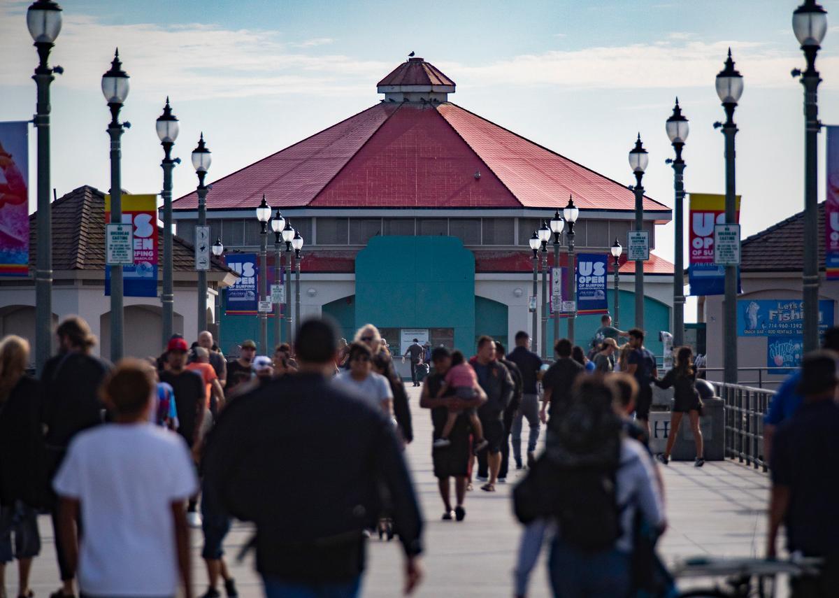 New Seafood Restaurant Claims Former Ruby’s Diner Site at Huntington Beach Pier