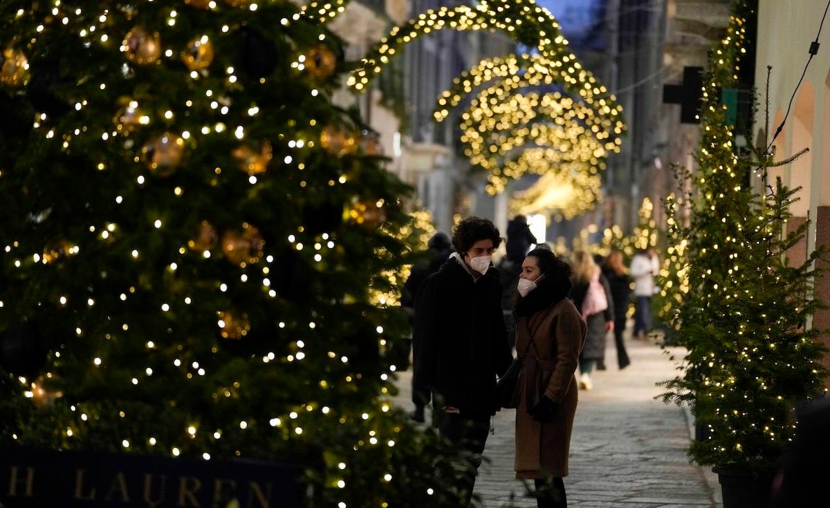 Greece, Italy, Spain Reimpose Outdoor Mask Mandates, Increase Restrictions, Citing Omicron