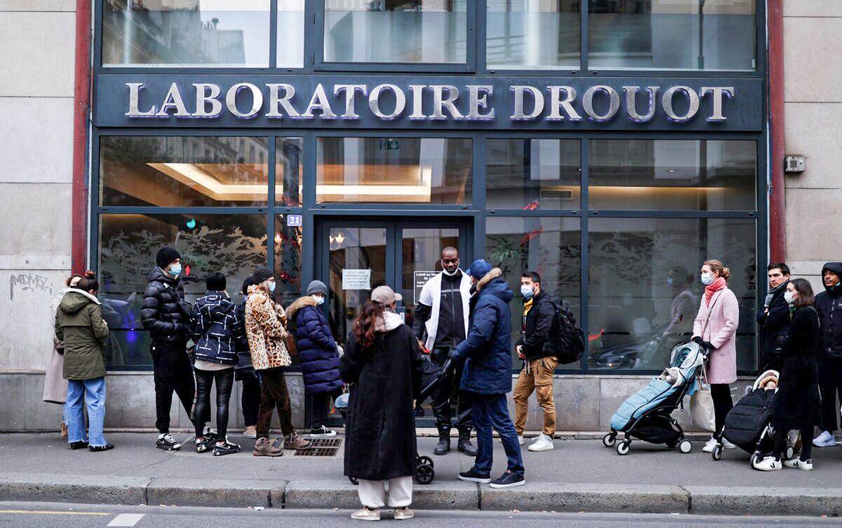 France Cuts Isolation for COVID-Positive to 7 Days From 10 Days