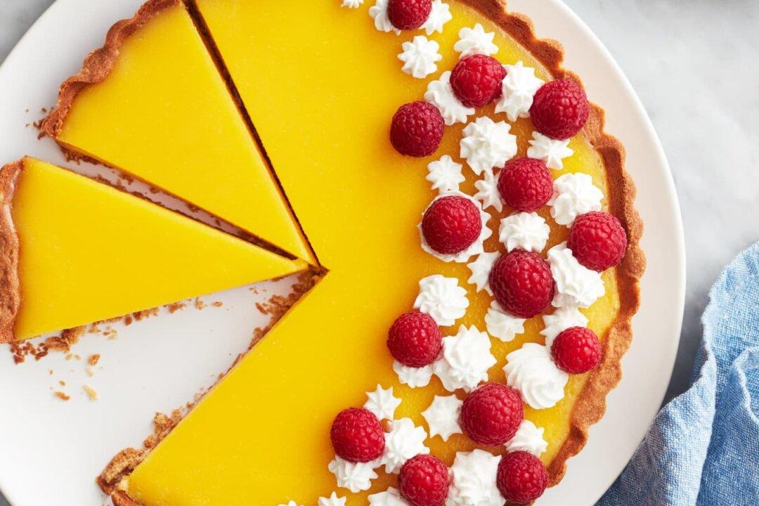 How to Make the Perfect Lemon Tart With a Foolproof Filling