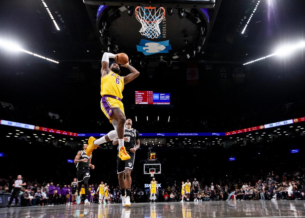 Lakers Defeat Undermanned Nets 106–96 With the Return of AD