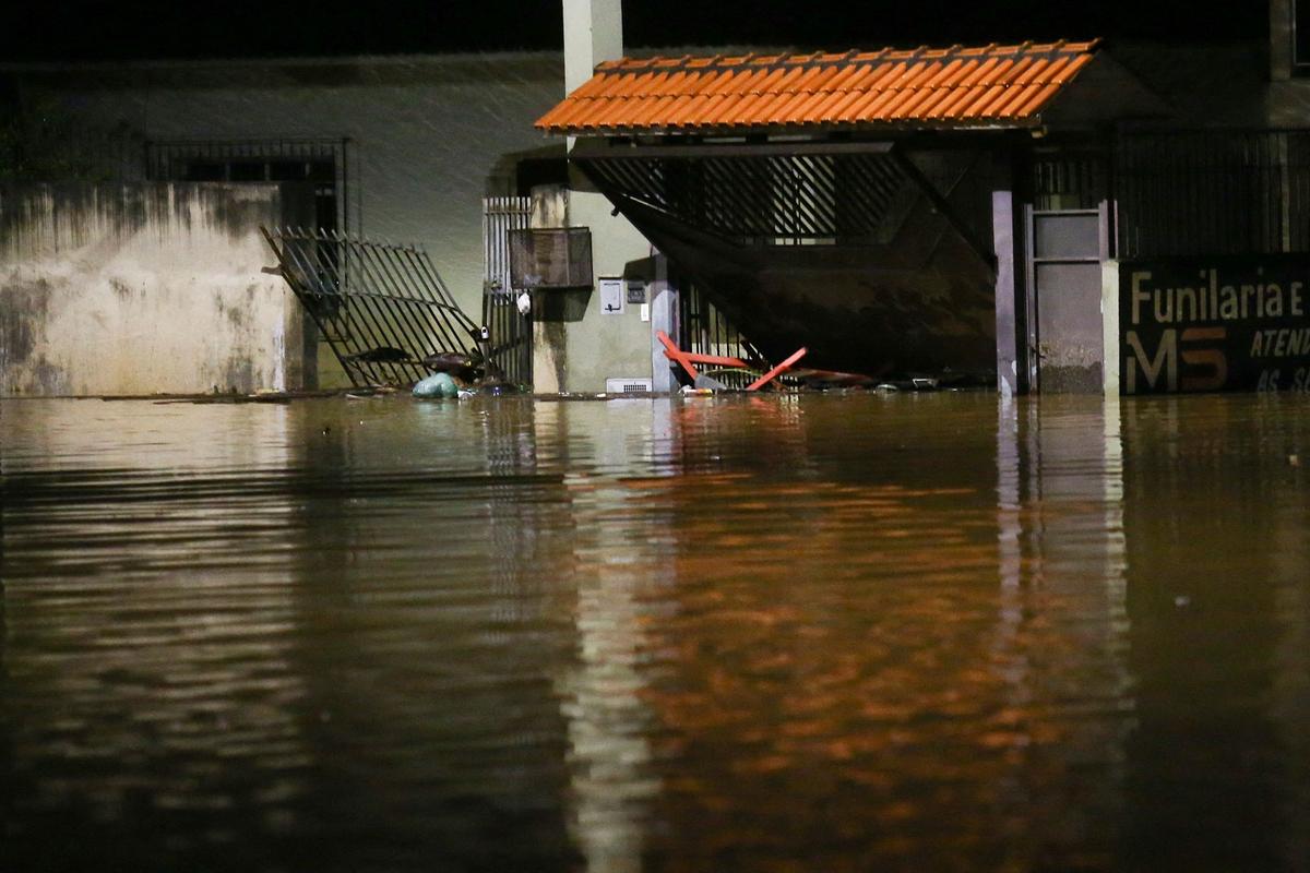 Heavy Rains Cause Landslides and Flooding in São Paulo, Killing at Least 19