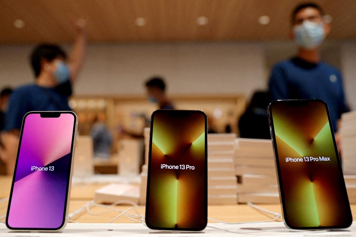 Judge Dismisses Lawsuit over Apple iPhone Water Resistance Claims