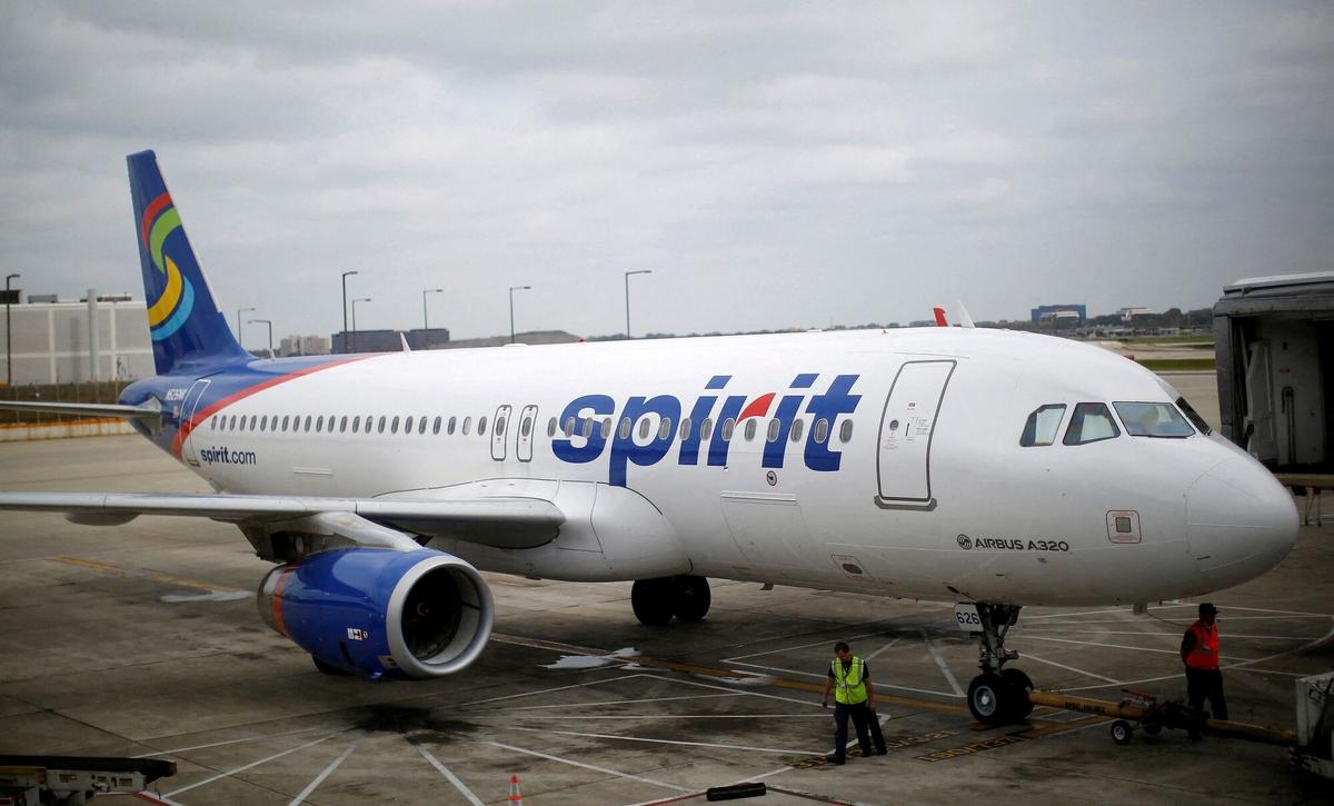Frontier to Buy Spirit Airlines in $2.9 Billion Budget Carrier Deal
